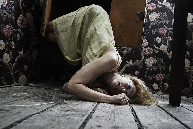 Emma O'Kane, Niamh McCann and Craig Connolly in ANU and COISCÉIM DANCE THEATRE'S THESE ROOMS_3